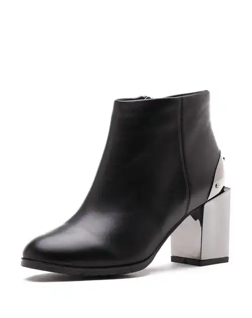 黑色牛皮时尚短靴