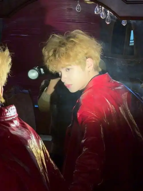 justin黄明昊0219生日快乐