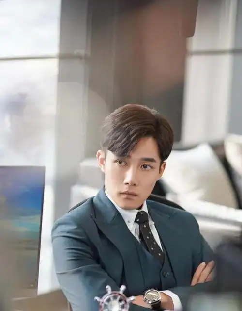 从战天下到《小舍得》钟老师,"剧抛脸"章涛的艰辛走红史|演员|话剧