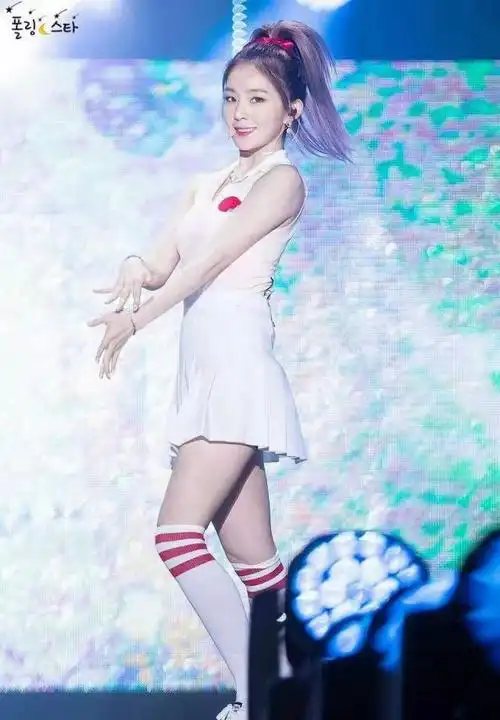 裴珠泫在舞台上太有魅力了吧,身材也很好,不愧是南韩神颜啊