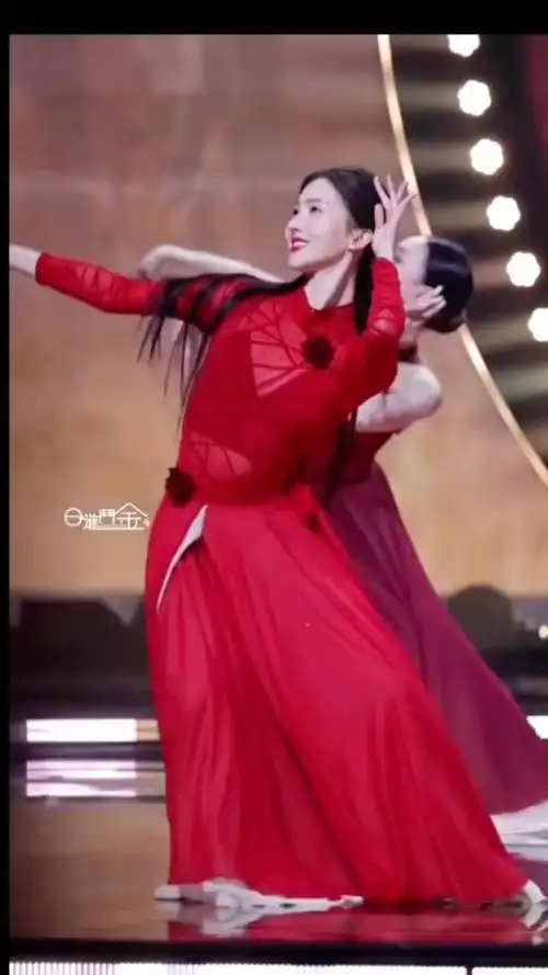 金晨舞蹈《卜卦》高清版!简直封神!