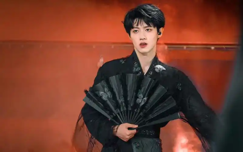 【朱志鑫】世间惊艳不及一袭黑衣