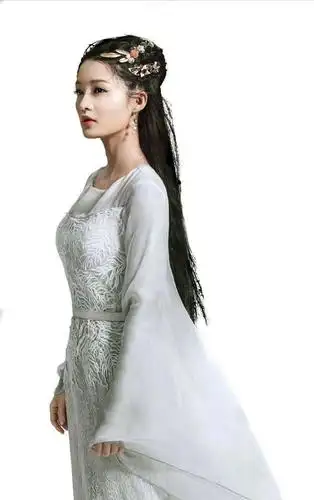 李沁古装美出新高度,气质是美丽的加分项!