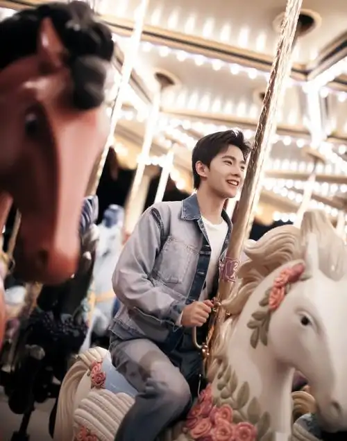 杨洋迪士尼游客照##杨洋迪士尼梦幻写真