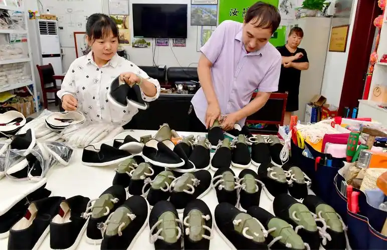 写美篇 类别:传统技艺 项目:段氏手工布鞋 级别:汝阳县非物质文化遗产