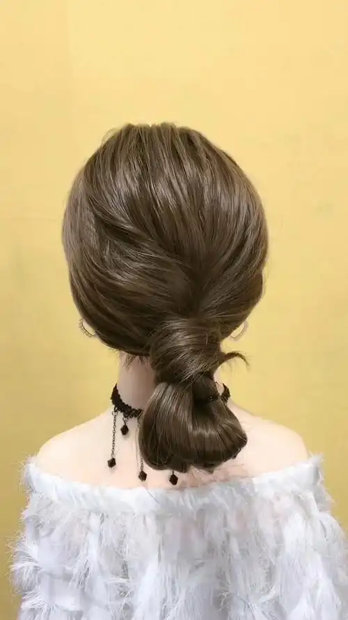 你喜欢的样子我都有#今天给大家分享一款低马尾编发,简单易学