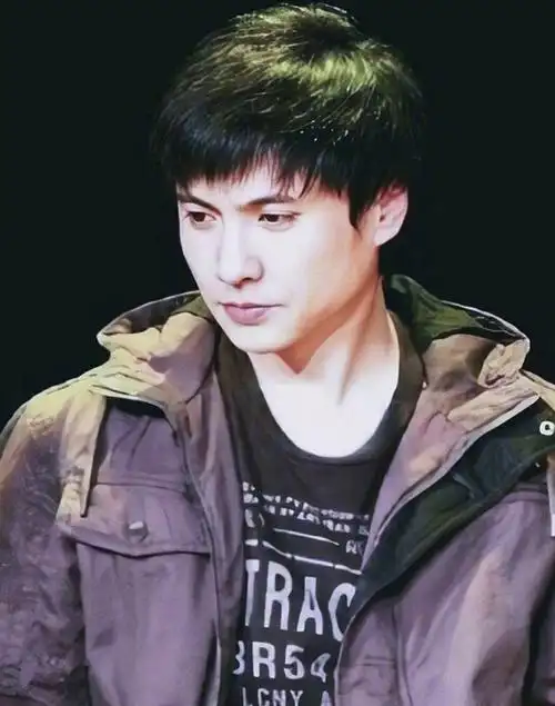 沈腾说沙溢不是军艺校草看到两人年轻时旧照确实有资格这样说