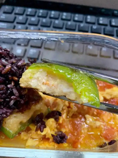 加晚上力量后45mins爬坡早餐:35g燕麦feat冷冻莓果,冰拿铁,蛋白粉午餐