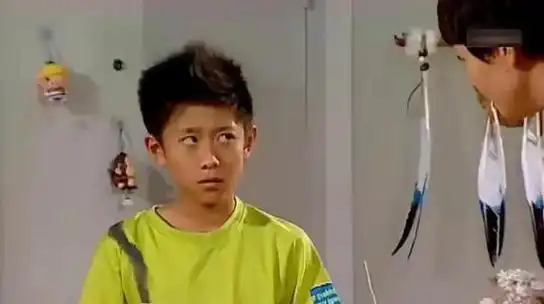 1992年,张一山诞生,他在8岁时就开始了广告拍摄的工作,随后因出演