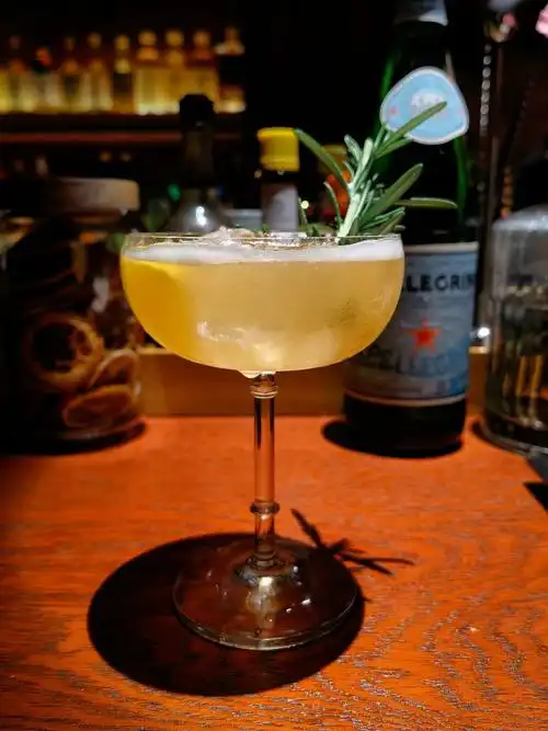 蓉lounge威士忌鸡尾酒flower酒吧