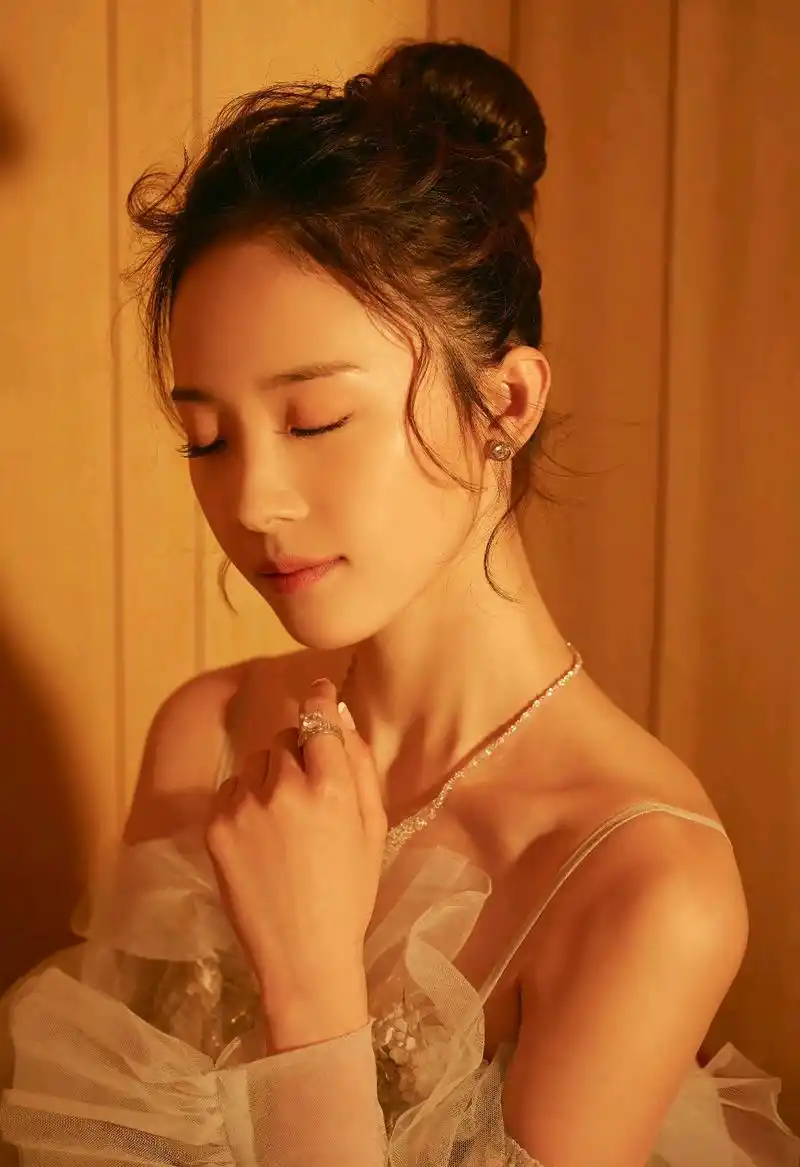 精美图集|卢洋洋,漂亮甜美的女演员