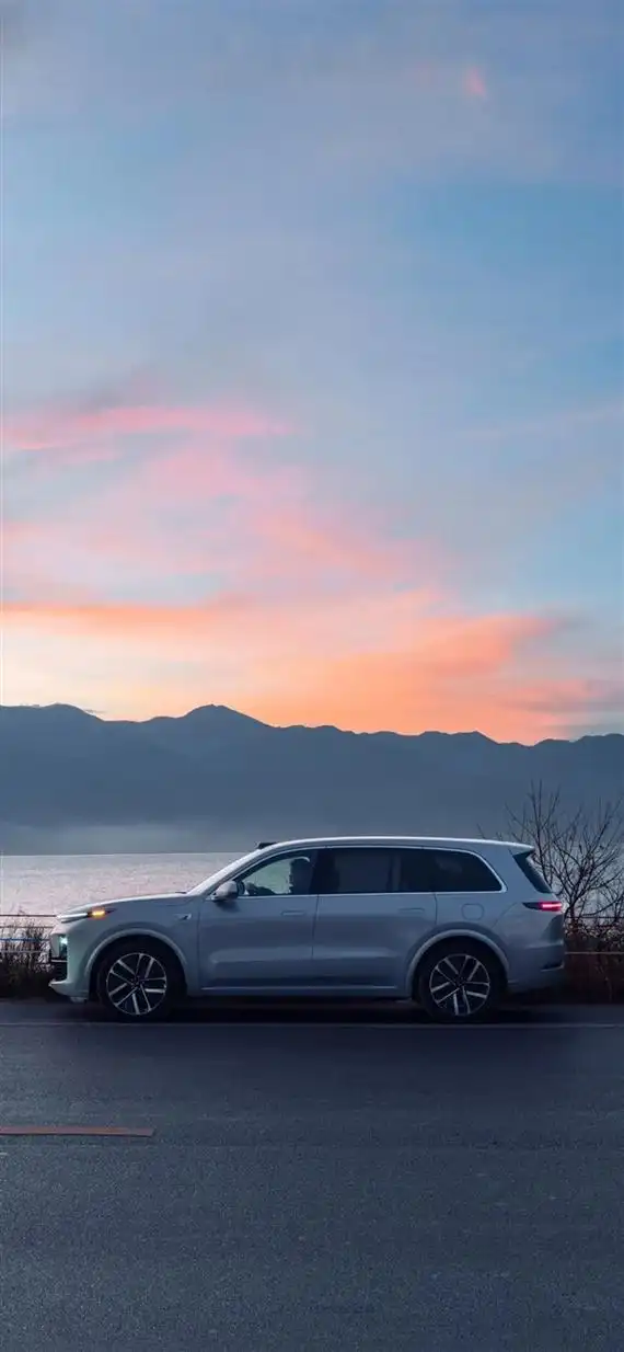 高清无水印理想汽车官方发布手机壁纸