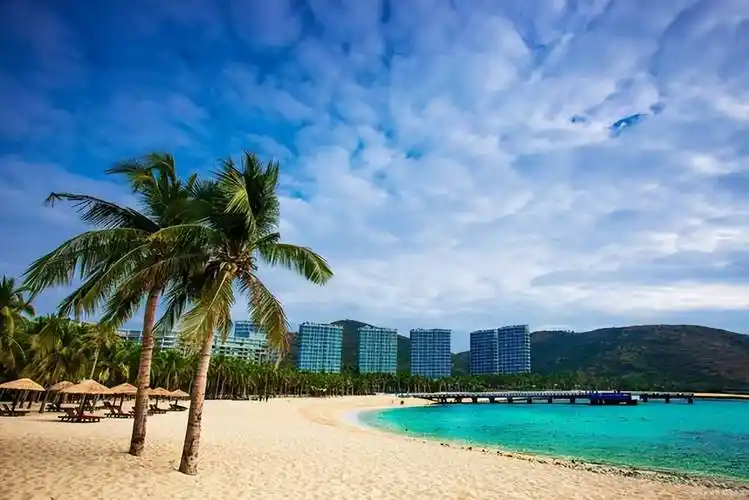 在这次三亚2日游自由行中,你将领略到这座城市的美丽风光和独特魅力.