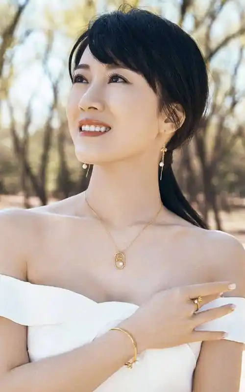 李念不仅是一位优秀的演员,她还是一位热心公益事业的倡导者.