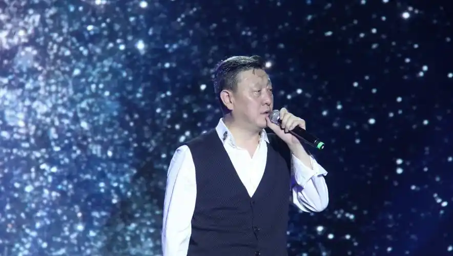 回顾著名歌手韩磊我这辈子正确的决定就是娶了蒙古族之花