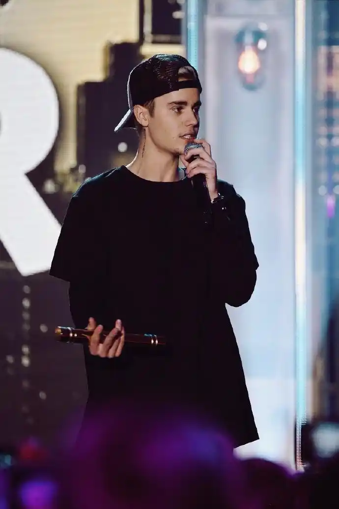 justinbieberwins halo hall of famer at halo awards 2015那时候的