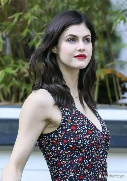 当红好莱坞的三位混血女演员,你最能get到谁的颜值?