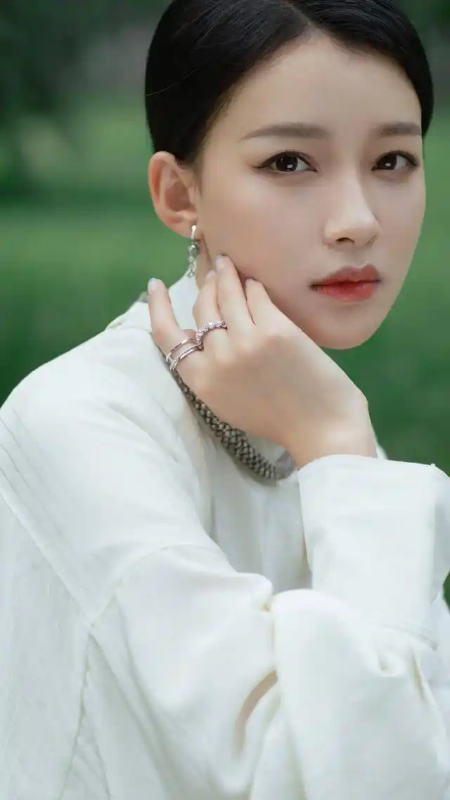 演员孙怡漂亮又接地气的女演员,喜欢她的写真照请收藏吧