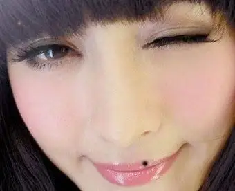 开运痣相—上唇