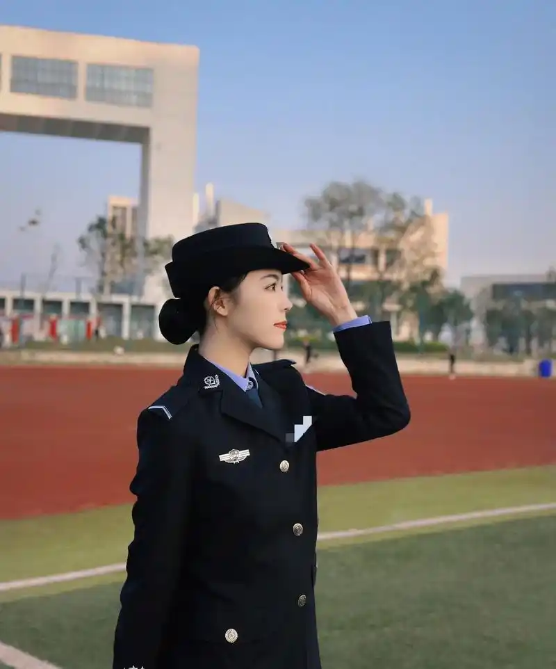 顶峰相见#藏蓝青春 #警校生 #制服 #校服 #女大学生 - 抖音