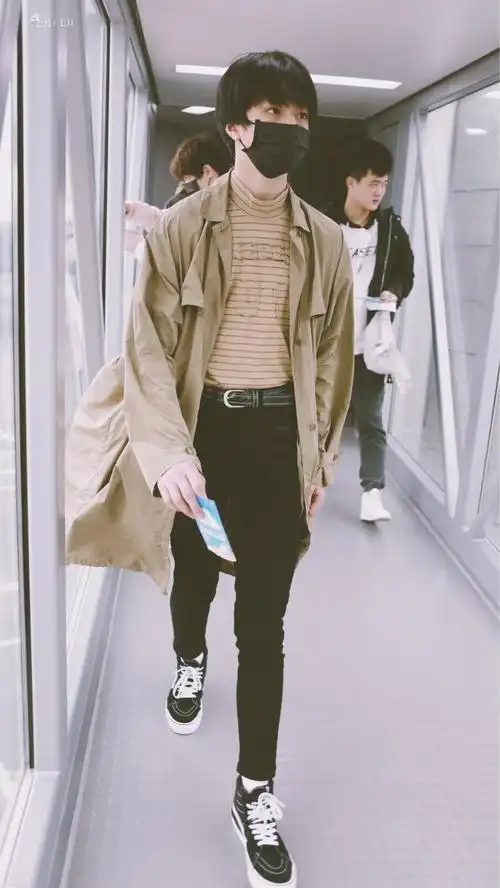 刘耀文look大赏 之 风衣part@时代少年团-刘耀文刘耀文超话·#刘耀文