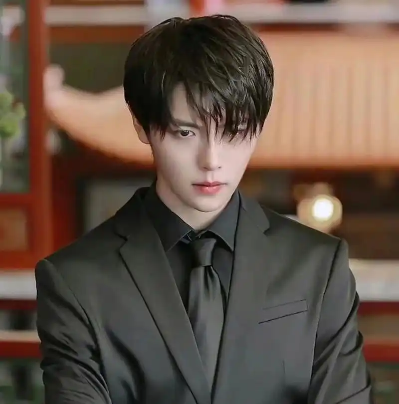 张起灵(肖宇梁)头像来了 挑一个吧!