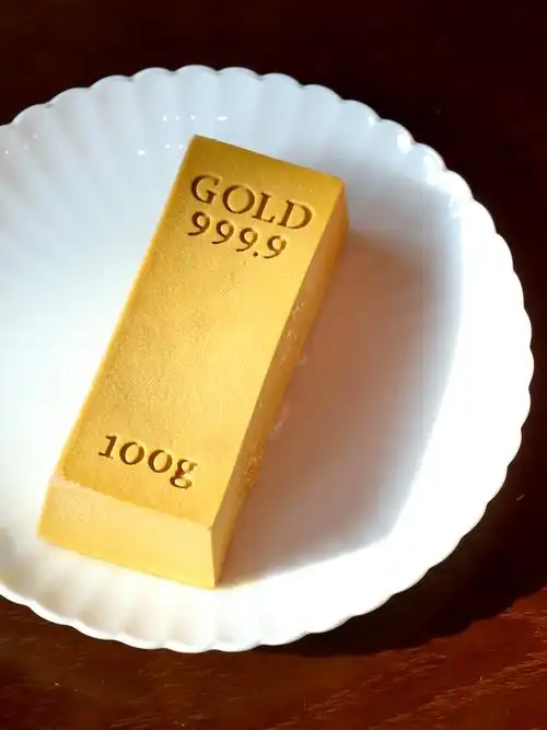 接财神抱金砖🤑