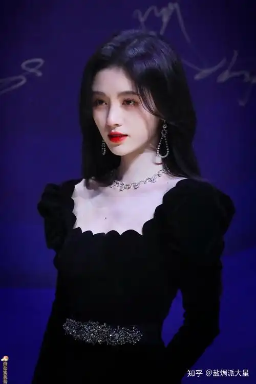 鞠婧祎有哪些出圈神图