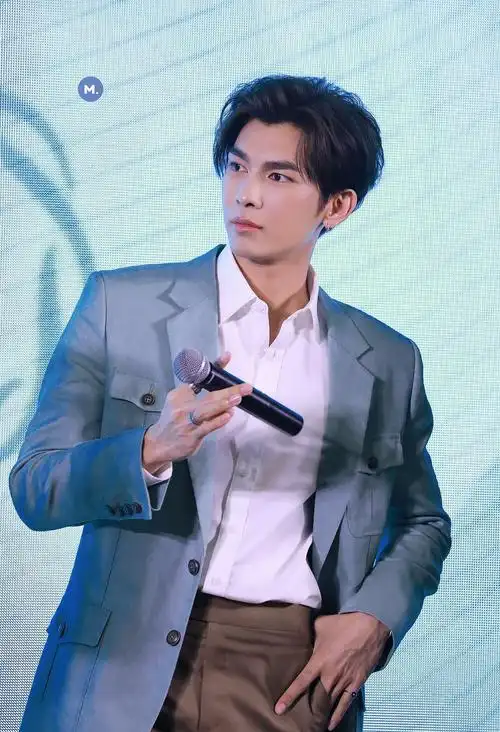 缪的侧颜杀今天你被mew博士的侧颜美到了吗多图长期更新