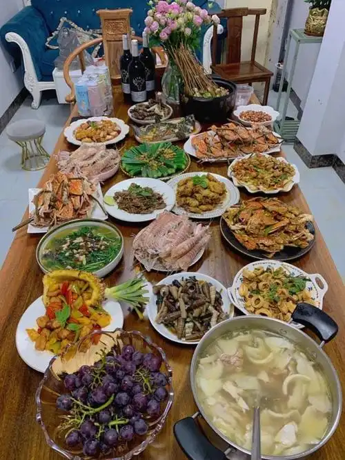 5个女子晒生日晚餐,同样是男友做饭,网友:没有对比就没有伤害