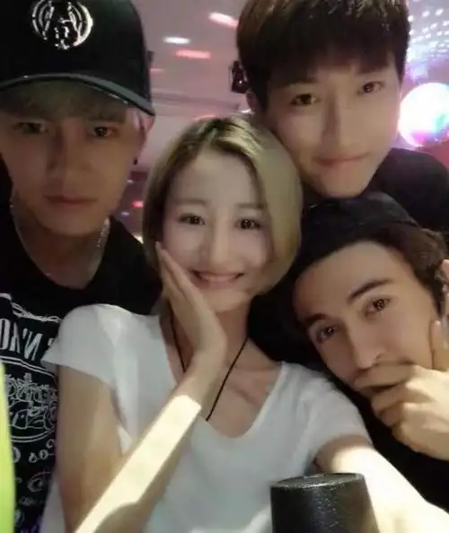 任嘉伦和聂欢是夫妻吗任嘉伦老婆聂欢长什么样