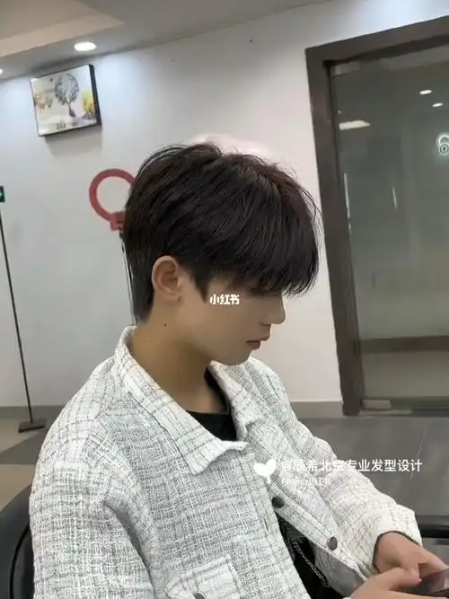 超级帅的韩式少年感男高中生百搭发型7575