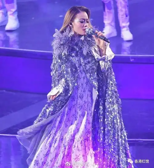 容祖儿prettycrazy红馆演唱会一周年重温33款造型