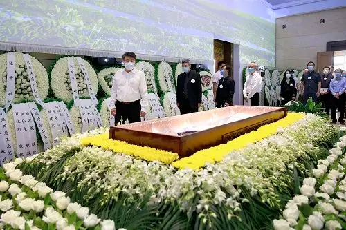 王元先生遗体告别仪式在八宝山举行