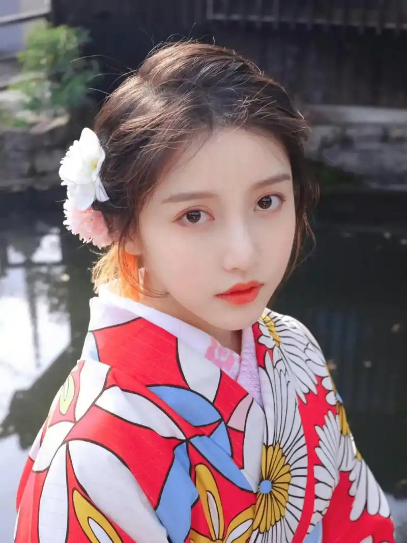 每天认识一位美女|姜贞羽篇 【94投稿姜贞羽】 姜贞羽,原名刘垚昕