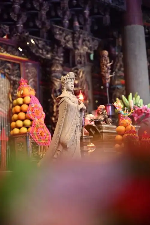 沉香妈祖神像