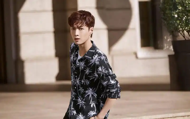 张艺兴帅气有型写真桌面壁纸,大陆明星,时尚,高清,帅气,张艺兴,魅力