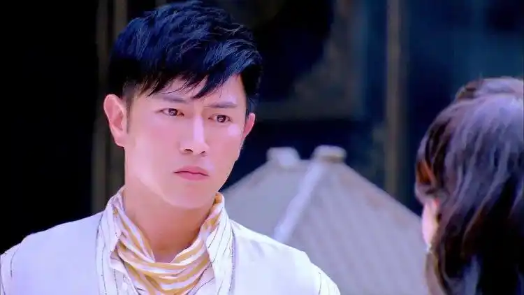 烽火佳人:杜允唐穿搭盘点,翩翩公子