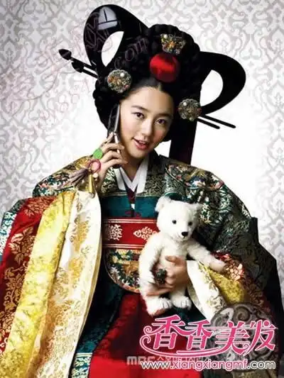 古典韩国宫廷盘发 简单的韩式盘发图解步骤详细教程