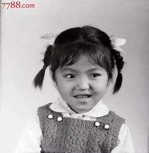 小女孩【老底片】_老照片_藏来藏往【7788收藏__中国收藏热线】