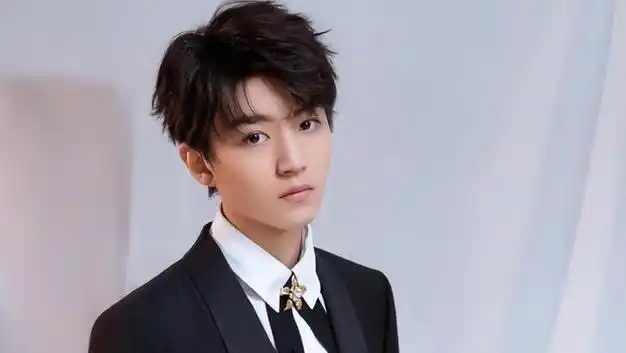 刘大锤连爆三个大瓜张凌赫分手王俊凯绯闻不实最后一个太炸