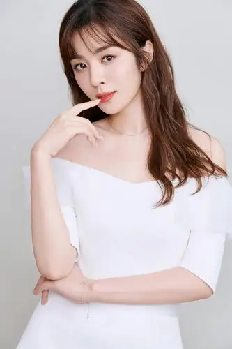 王晓晨亮相央视端午晚会献唱离骚致敬屈原