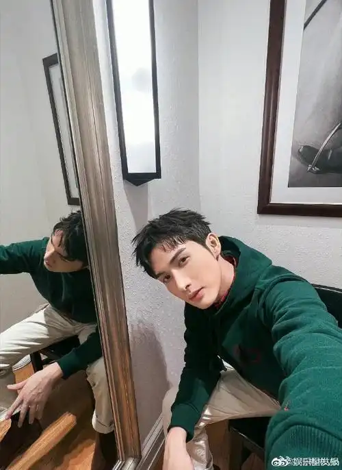 张彬彬的2022微博播报##张彬彬问职场礼貌人是什么意思