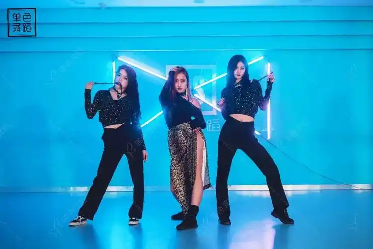 干货丨爵士舞如何入门先从学会wave开始