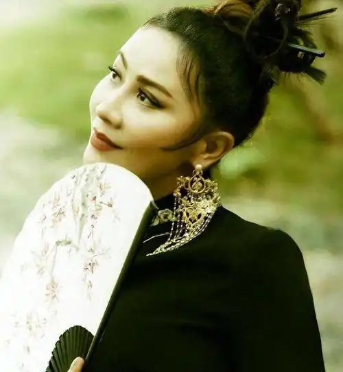 明明颜值在线偏偏毁于造型这些明星太尴尬了