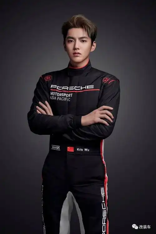 可以看出,即使自身光环耀眼,但吴亦凡还是非常谦逊,对赛车不仅有热爱