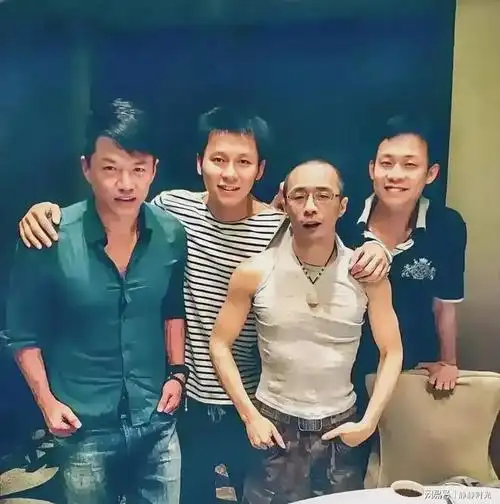 摄影师绝对没想到,他拍的这张照片,后来竟出了三个大明星|李晨|影帝|