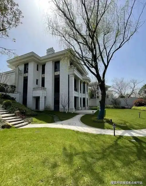 上海新房官网发布长宁虹桥v16售楼处法式独栋庄园别墅