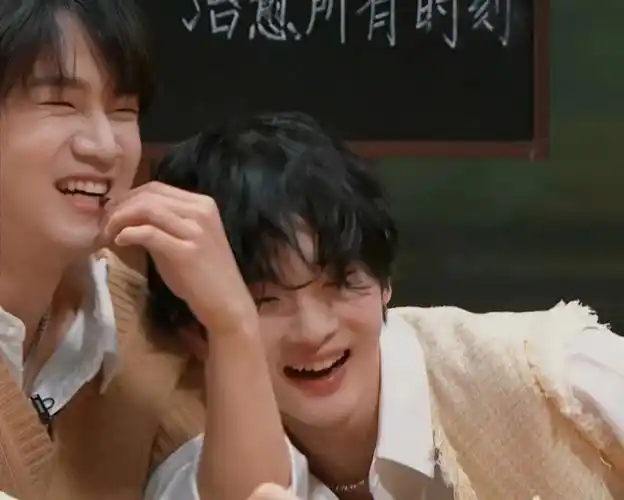 周震南你黏姚琛身上得了