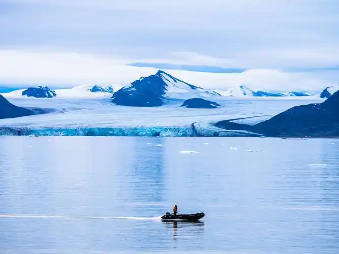 常年冰雪一片,风貌迥异,斯瓦尔巴群岛,虽远必至.